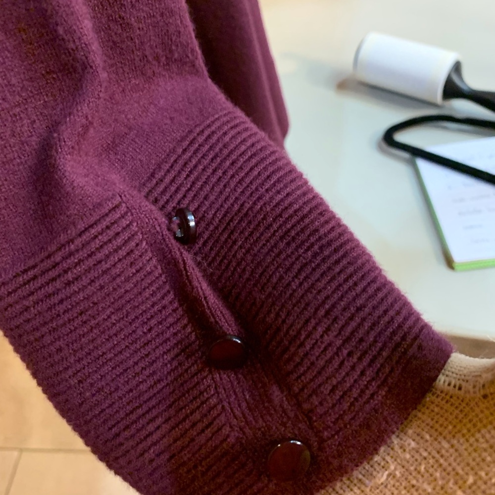 NWT, Elegant Burgundy Women's Sweater. Size small - Picture 5 of 10